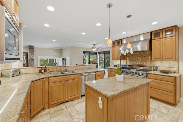 Detail Gallery Image 10 of 43 For 489 Oakhampton, Thousand Oaks,  CA 91361 - 4 Beds | 4 Baths