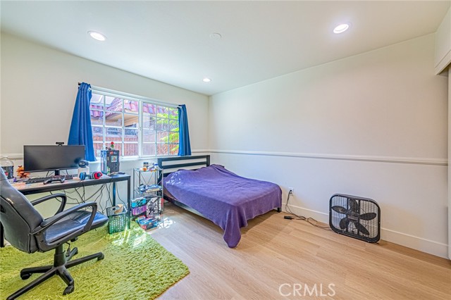 26 Seton, Irvine CA: https://media.crmls.org/medias/16661124-91eb-409a-87c7-cf8572381c38.jpg