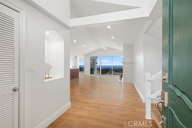 Detail Gallery Image 10 of 52 For 4013 via Manzana, San Clemente,  CA 92673 - 5 Beds | 3/1 Baths