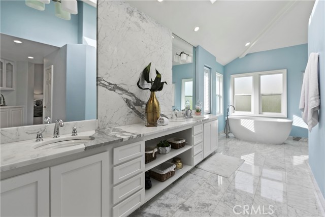 1 Pacifico, Laguna Niguel CA: https://media.crmls.org/medias/1666c598-2697-4c7d-99b5-9bd773d5f5d0.jpg