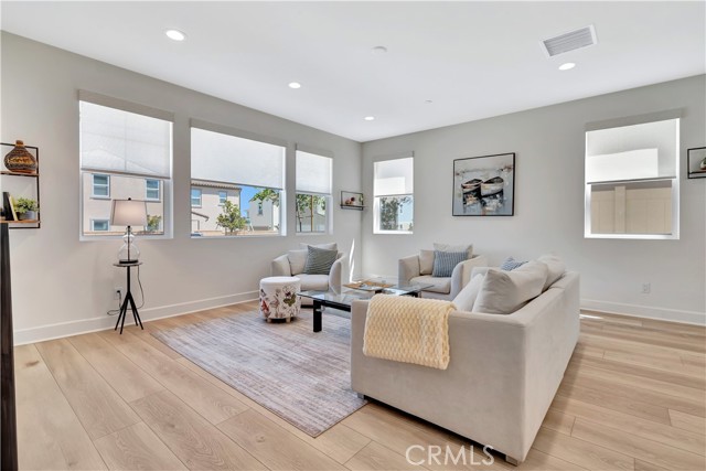 10887 Carlos Street, Ventura CA: https://media.crmls.org/medias/1666f95c-1aae-4a1b-866d-f58a71f1486e.jpg