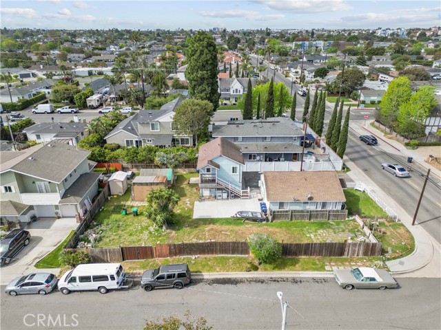 2110 Orange Avenue, Costa Mesa CA: https://media.crmls.org/medias/16673820-56ce-4f9d-b83f-113c5bdd675f.jpg