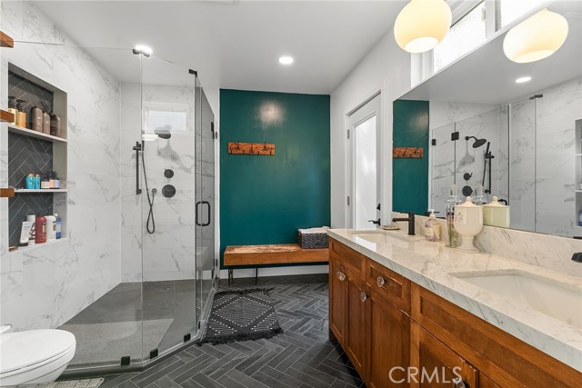 Detail Gallery Image 28 of 56 For 4835 Almidor Ave, Woodland Hills,  CA 91364 - 5 Beds | 3 Baths