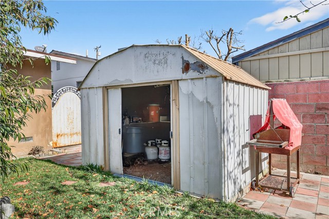 15937 Manzanita, Fontana CA: https://media.crmls.org/medias/166856e3-e6de-4d80-b71a-ef19de56975a.jpg