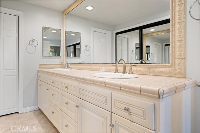 Detail Gallery Image 18 of 30 For 2229 Alta Vista Dr., Newport Beach,  CA 92660 - 4 Beds | 2/1 Baths