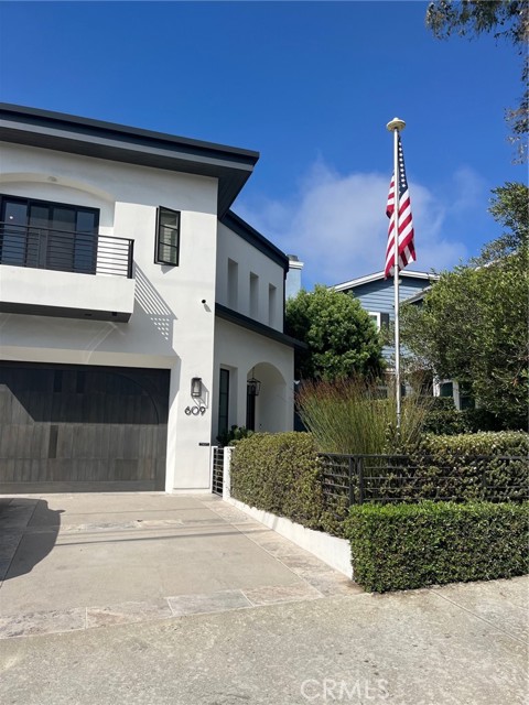 Detail Gallery Image 1 of 1 For 609 26th St, Manhattan Beach,  CA 90266 - 5 Beds | 4 Baths