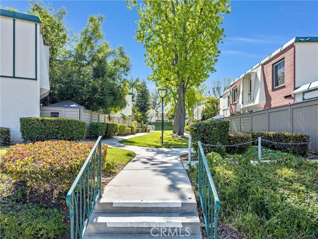 Detail Gallery Image 2 of 10 For 8122 Firth Green, Buena Park,  CA 90621 - 4 Beds | 2/1 Baths