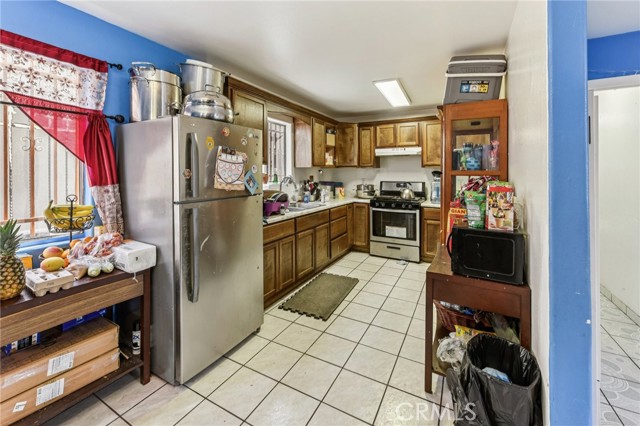 Detail Gallery Image 27 of 38 For 342 W 56th, Los Angeles,  CA 90037 - 8 Beds | 4 Baths