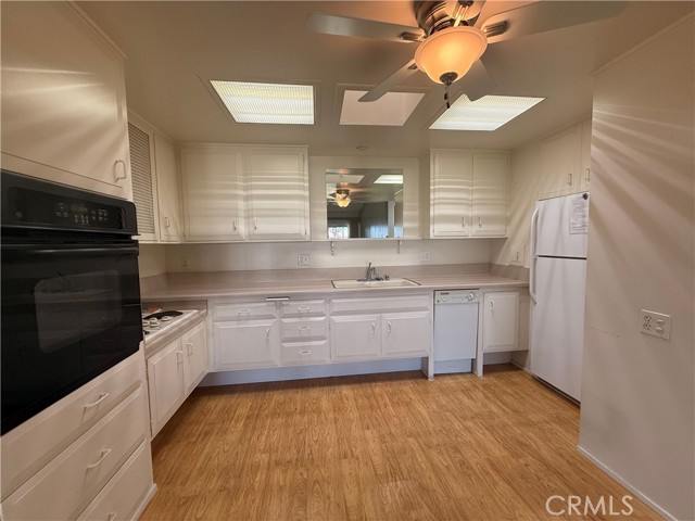 Detail Gallery Image 17 of 46 For 13160 Nassau Dr 211h,  Seal Beach,  CA 90740 - 2 Beds | 1 Baths