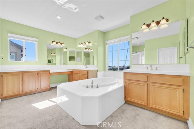 Detail Gallery Image 15 of 40 For 16461 Medinah St, Fontana,  CA 92336 - 4 Beds | 3 Baths