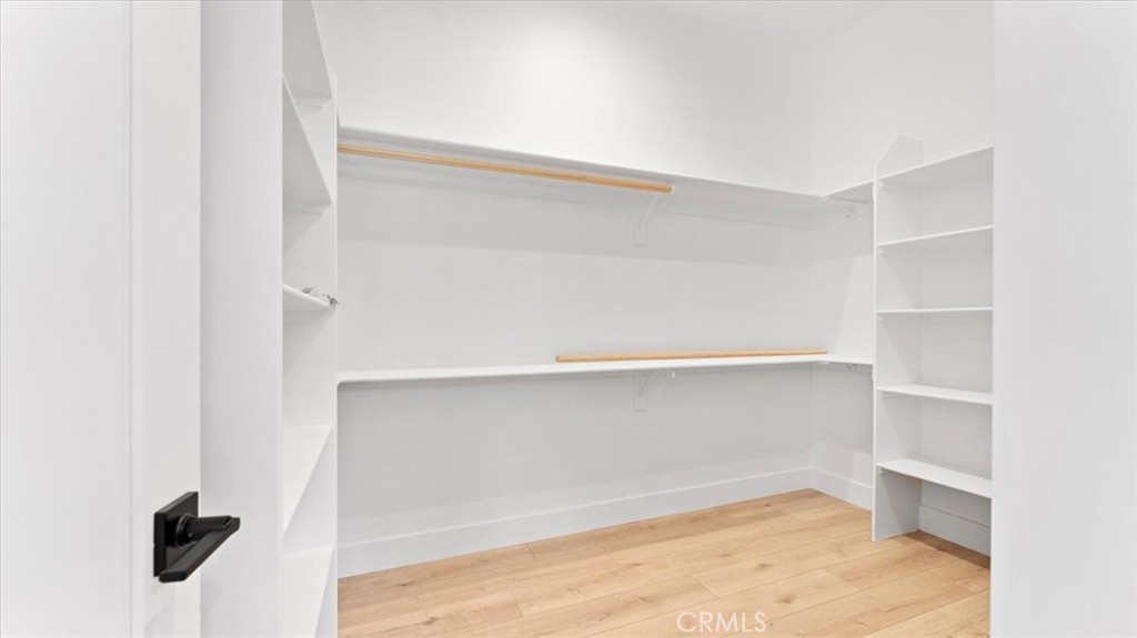 https://media.crmls.org/medias/166b08e9-98fd-4d0f-b116-57c5d178ce87.jpg?preset=X-Large