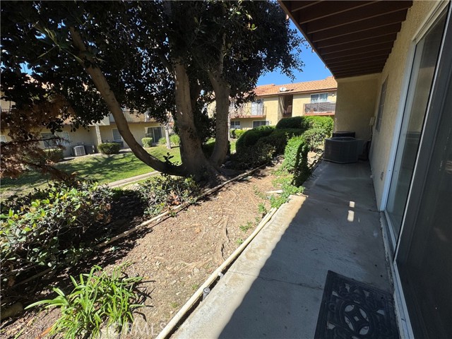 Detail Gallery Image 9 of 13 For 1365 Crafton #1089,  Mentone,  CA 92359 - 1 Beds | 1 Baths