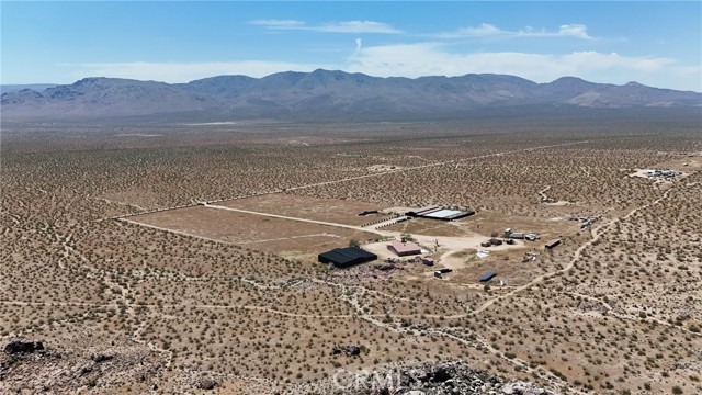 Detail Gallery Image 9 of 39 For 31163 Villa Nova Rd, Lucerne Valley,  CA 92356 - 4 Beds | 3 Baths