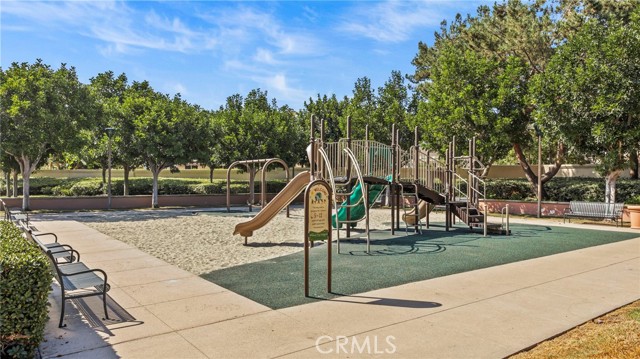 Detail Gallery Image 31 of 37 For 6 Santa Cruz Aisle, Irvine,  CA 92606 - 4 Beds | 2/1 Baths