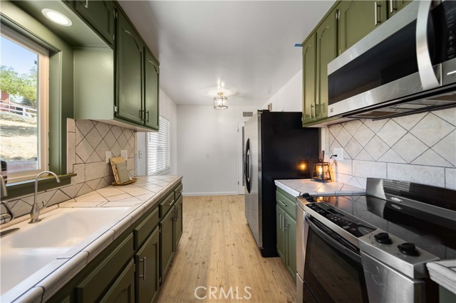 8627 Elizabeth Lake Road, Leona Valley CA: https://media.crmls.org/medias/166caef2-6c0c-4daa-b93c-1a2eac03bba5.jpg