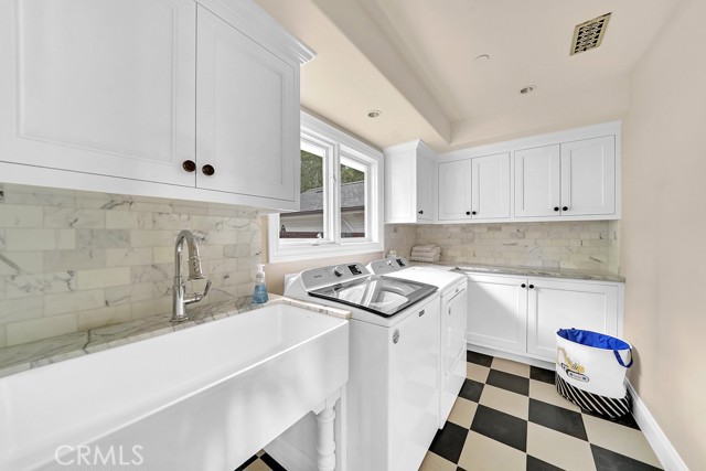 Detail Gallery Image 17 of 71 For 1962 Lower Lake Dr, North Tustin,  CA 92705 - 6 Beds | 7/1 Baths
