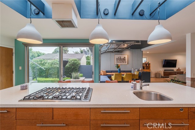 Detail Gallery Image 7 of 49 For 358 Santa Ana, Long Beach,  CA 90803 - 3 Beds | 3 Baths