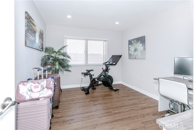 10670 Deering Avenue, Chatsworth CA: https://media.crmls.org/medias/166da7dc-73f3-4236-9472-c158442a59b2.jpg