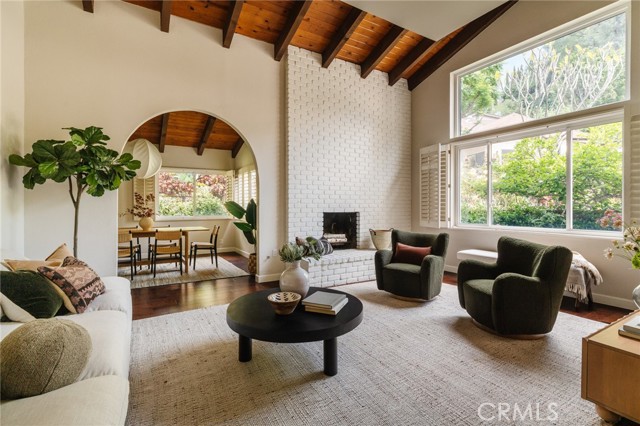 1541 Indiana Avenue, South Pasadena CA: https://media.crmls.org/medias/166db858-a747-49af-9747-d67c555aa010.jpg