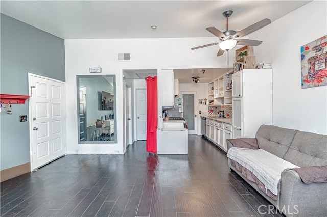 Detail Gallery Image 12 of 36 For 16825 Passage Ave #312,  Paramount,  CA 90723 - 1 Beds | 1 Baths
