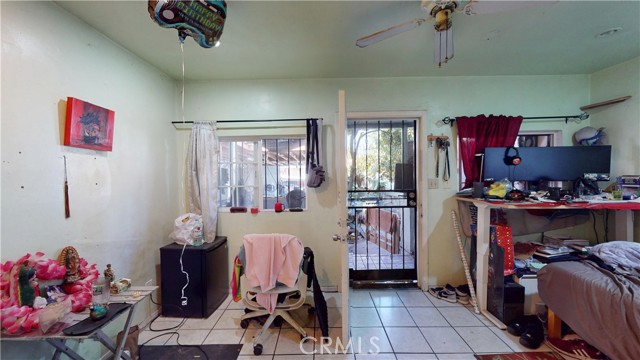 1726 E 47th Street, Los Angeles CA: https://media.crmls.org/medias/166f8bbf-8043-4eae-8d5c-e55704c5c769.jpg
