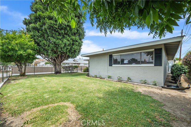 9861 E Lemon Avenue, Arcadia CA: https://media.crmls.org/medias/166f97fb-791f-441e-a1f1-c4091a60e22f.jpg