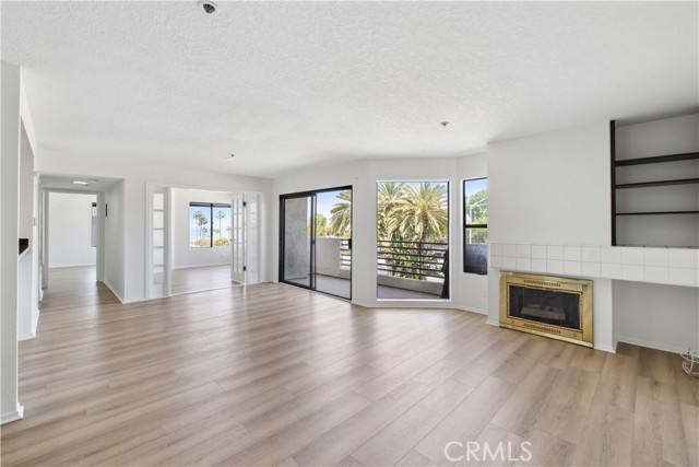 Detail Gallery Image 2 of 12 For 240 Nice Ln #213,  Newport Beach,  CA 92663 - 2 Beds | 1 Baths