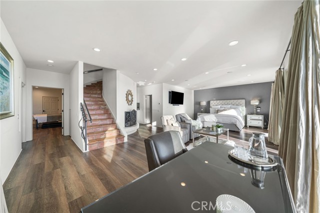 Detail Gallery Image 13 of 66 For 2301 Pacific Dr, Corona Del Mar,  CA 92625 - 4 Beds | 3/1 Baths