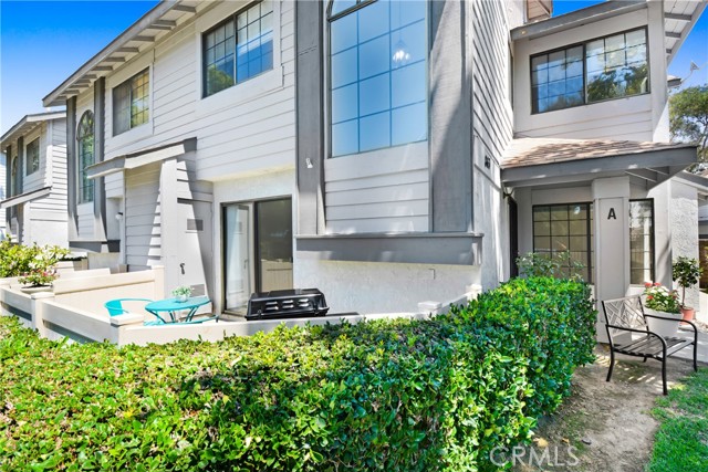863 W 34th Street, Long Beach CA: https://media.crmls.org/medias/1670f491-230f-45fa-a870-6f5f2fb7c6b9.jpg