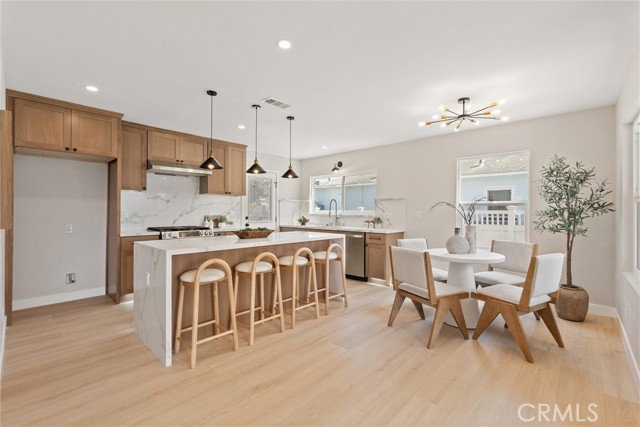 213 N Flower Street, Orange CA: https://media.crmls.org/medias/16720da0-eb8e-42a4-853f-794e45cf92d5.jpg