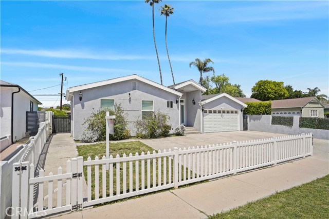 6475 Randi Avenue, Woodland Hills CA: https://media.crmls.org/medias/16734fef-74b9-46a8-a664-8a92097fd702.jpg