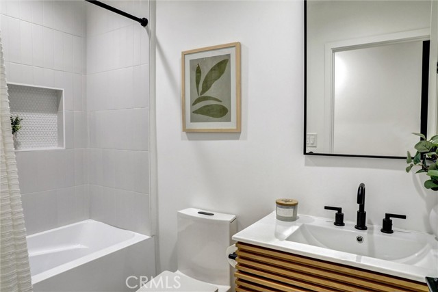 Detail Gallery Image 23 of 34 For 5218 Barker Dr, Los Angeles,  CA 90042 - 3 Beds | 2 Baths
