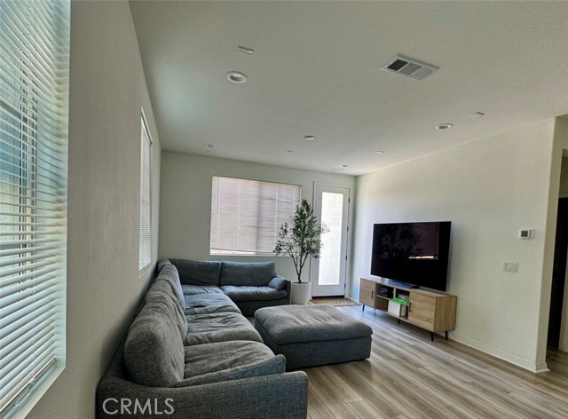 Detail Gallery Image 7 of 17 For 16161 Pasture Ave, Chino,  CA 91708 - 4 Beds | 3 Baths