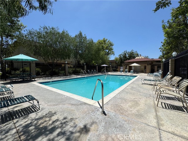 25191 Oak Canyon Lane, Lake Forest CA: https://media.crmls.org/medias/1673e673-dcf4-46fb-b132-fdd5e5d34ee5.jpg