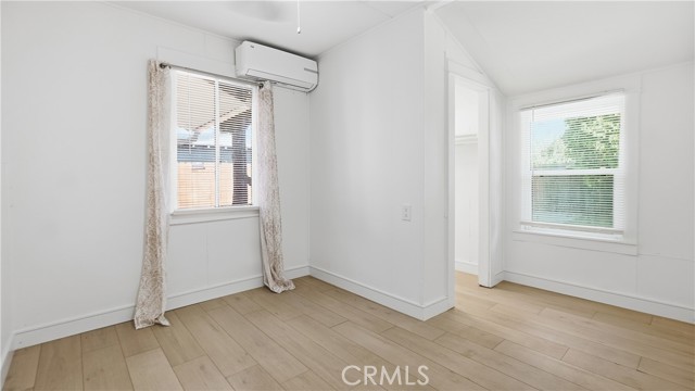 Detail Gallery Image 19 of 40 For 215 N Mcclay, Santa Ana,  CA 92701 - 5 Beds | 2 Baths