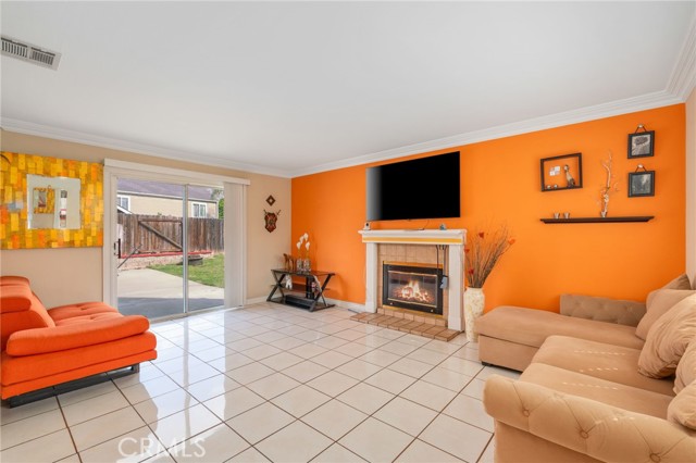 Detail Gallery Image 8 of 44 For 1949 Cottonwood, Colton,  CA 92324 - 3 Beds | 2/1 Baths