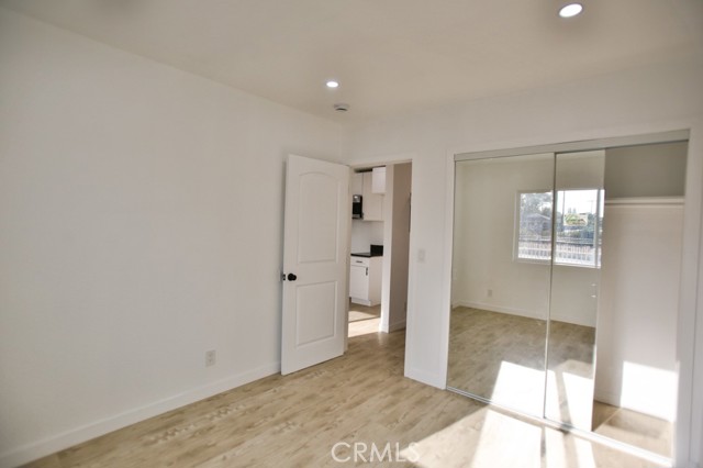 11114 Willowbrook Avenue, Los Angeles CA: https://media.crmls.org/medias/16752528-d8ba-4000-a384-278f28e14227.jpg