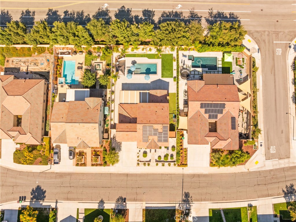 https://media.crmls.org/medias/16754040-2c32-4fea-8c7d-1503b998a8b8.jpg?preset=X-Large