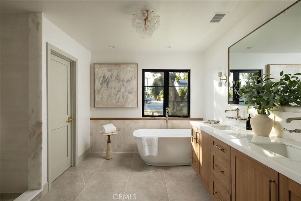 MLS #OC26163629 image #10