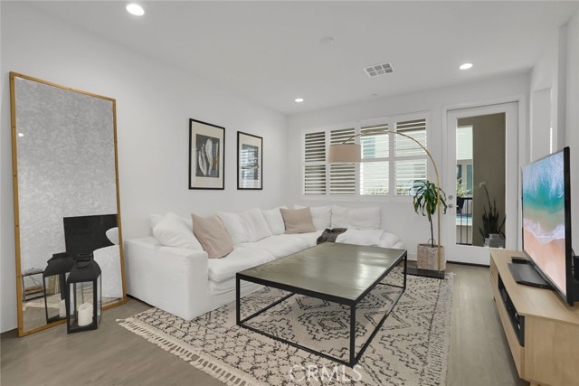 Detail Gallery Image 10 of 22 For 318 Bridgewater #7,  Gardena,  CA 90247 - 3 Beds | 2/1 Baths