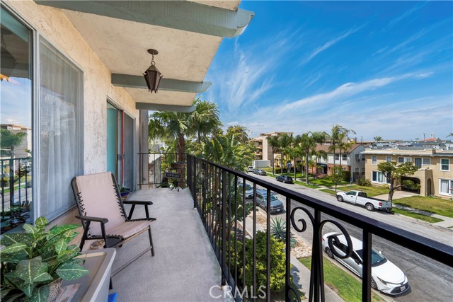 191 Kennebec Avenue, Long Beach CA: https://media.crmls.org/medias/16771c62-54bc-47d3-9f73-2f7f893d76e9.jpg