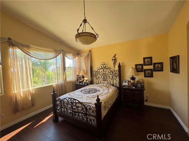 Detail Gallery Image 11 of 19 For 1045 La Marillo Cir, Corona,  CA 92879 - 4 Beds | 3 Baths