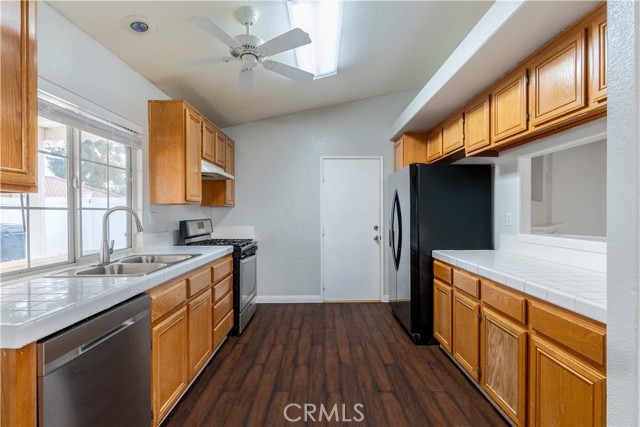 1363 Galileo Way, San Jacinto CA: https://media.crmls.org/medias/16773d4d-a94e-4de7-b9c3-81f0d6256989.jpg