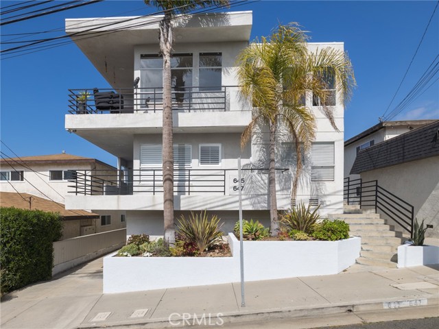 645 1st Place, Hermosa Beach, California 90254, 3 Bedrooms Bedrooms, ,2 BathroomsBathrooms,Residential,Sold,1st,SB22033969