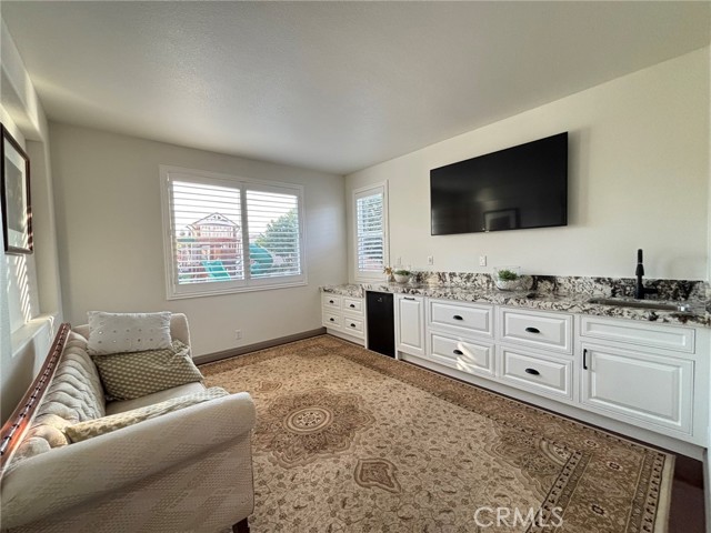 Detail Gallery Image 3 of 8 For 6863 Persimmon #B,  Chino,  CA 91710 - 1 Beds | 1 Baths