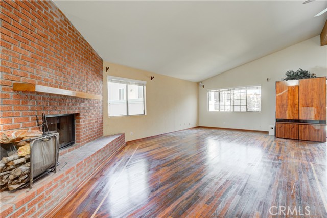 693 19th Street, Manhattan Beach, California 90266, 5 Bedrooms Bedrooms, ,1 BathroomBathrooms,Residential,Sold,19th,SB21194757