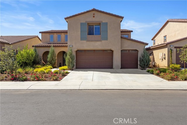 Detail Gallery Image 4 of 33 For 5762 Verde Way, Banning,  CA 92220 - 5 Beds | 3 Baths