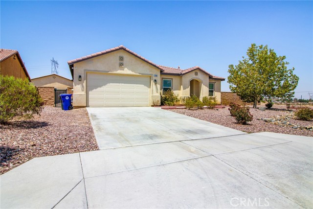 15992 Yosemite Street, Victorville CA: https://media.crmls.org/medias/167ab047-518b-4f6d-b08a-97d7b679177a.jpg