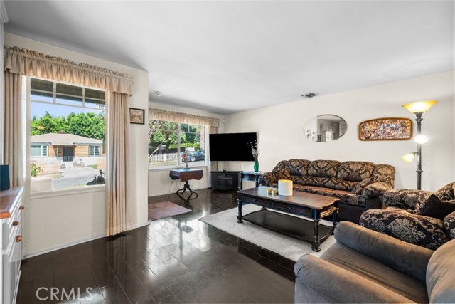 314 May Avenue, Monrovia CA: https://media.crmls.org/medias/167ac533-30d5-4cd1-b6ac-f21db7cbe536.jpg