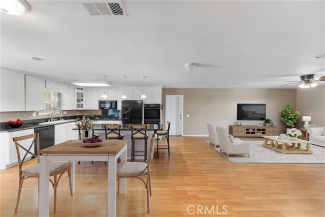24450 Malaga Road, Menifee CA: https://media.crmls.org/medias/167ad96b-d1fc-4b94-99c0-1ed7271cf8af.jpg